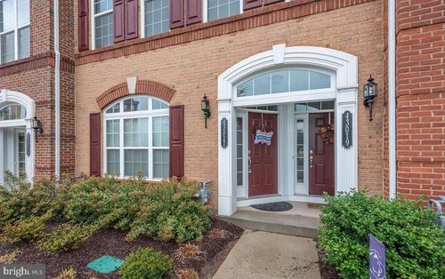 43017 Clarks Mill Ter, ASHBURN, VA, 20148-7077 | Card Image