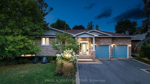 951 Hare Ave, Ottawa, ON, K2A3J6 | Card Image