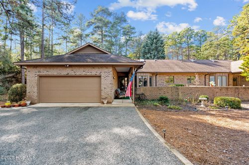 370 Fairway Ct, Pinehurst, NC, 28374-8267 | Card Image