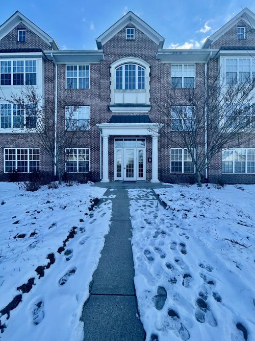 unit-h202-2000 Newark Ln, Thompsons Station, TN, 37179-9648 | Card Image