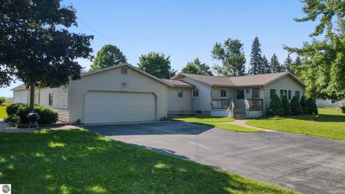 8144 Cairn Highway, Elk Rapids, MI, 49629 | Card Image