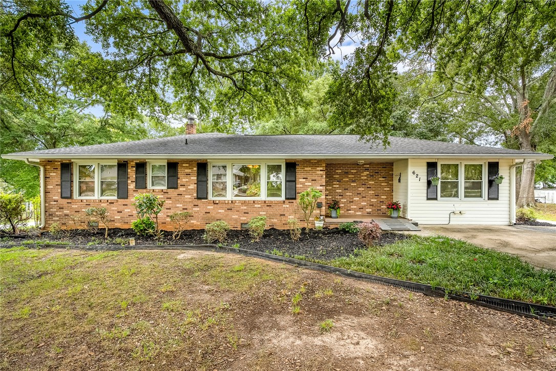 Fredericks St, Anderson, SC 29625