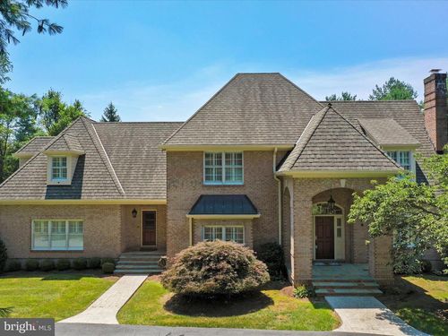 325 Windsor Ln, WINCHESTER, VA, 22602-2332 | Card Image