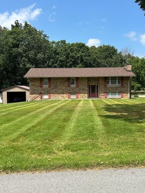 1306 Overlook Dr, Beckley, WV, 25801-9239 | Card Image