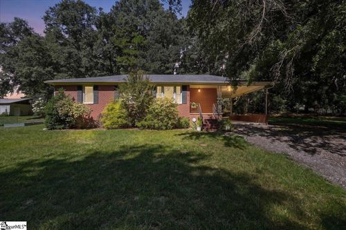 5 Lamar Cir, Greenville, SC, 29605-1631 | Card Image