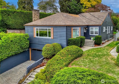 916 Harvard Avenue E, Seattle, WA, 98102 | Card Image