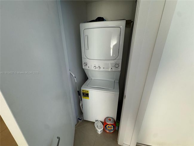 APT-4015 - 1060 Brickell Ave, Condo with 1 bedrooms, 1 bathrooms and null parking in Miami FL | Image 17
