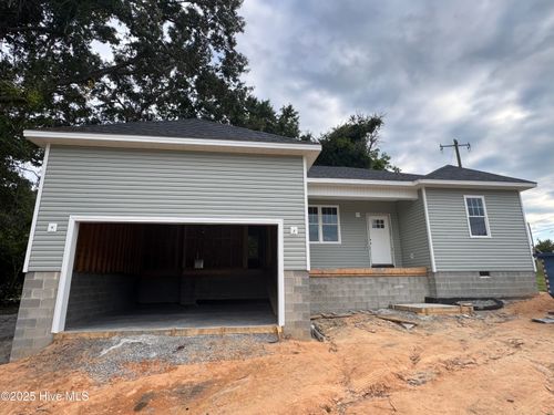 301 Keyser St, Aberdeen, NC, 28315-3409 | Card Image