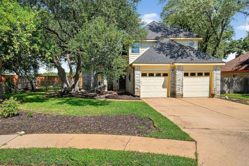 918 Blue Spring Cir, Round Rock, TX, 78681-4039 | Card Image