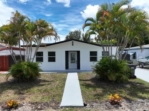 1782 Ne 175th St, North Miami Beach, FL, 33162-1546 | Card Image