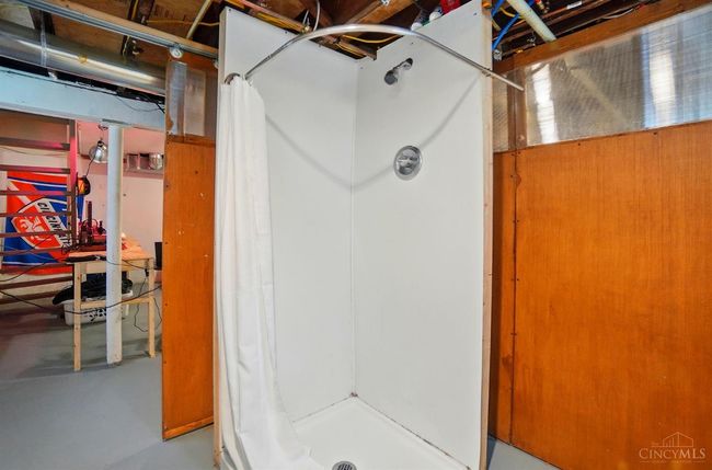 3933 Vine St, House other with 2 bedrooms, 2 bathrooms and null parking in Cincinnati OH | Image 30