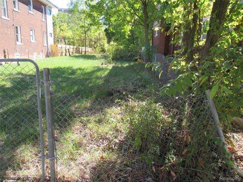 1349 Seward St, Detroit, MI, 48202-2312 | Card Image