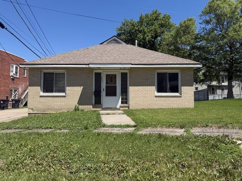 3721 5th Ave, Moline, IL, 61265-1622 | Card Image