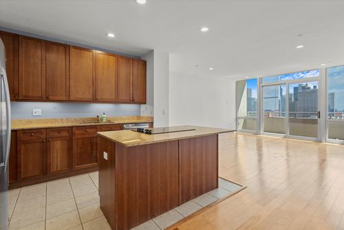 2804-737 W Washington Blvd, Chicago, IL, 60661-2773 | Card Image