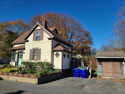 537 Union St, House other with 3 bedrooms, 1 bathrooms and 2 parking in Rockland MA | Image 3