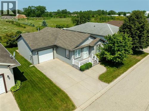 207-1940 London Line, Sarnia, ON, N7W1B5 | Card Image