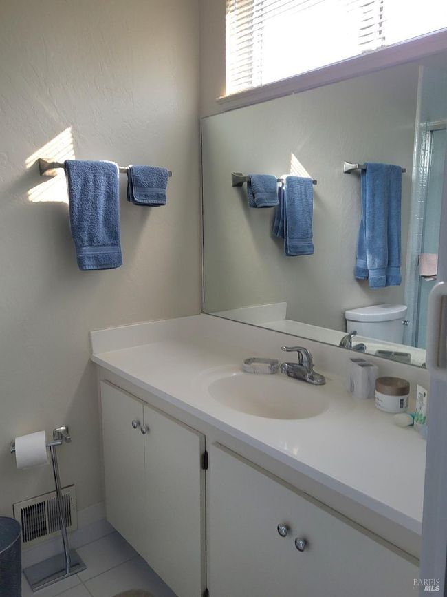 123 Old Oak Ln, House other with 2 bedrooms, 2 bathrooms and 4 parking in Santa Rosa CA | Image 24