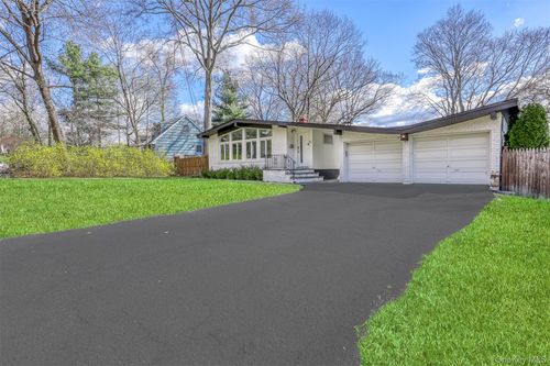 16 S Lexow Ave, Nanuet, NY, 10954-3233 | Card Image