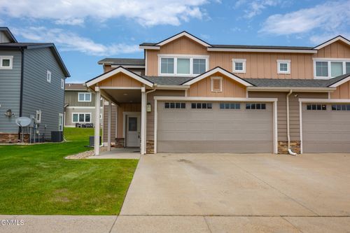 2804 27th Street W, Williston, ND, 58801 | Card Image