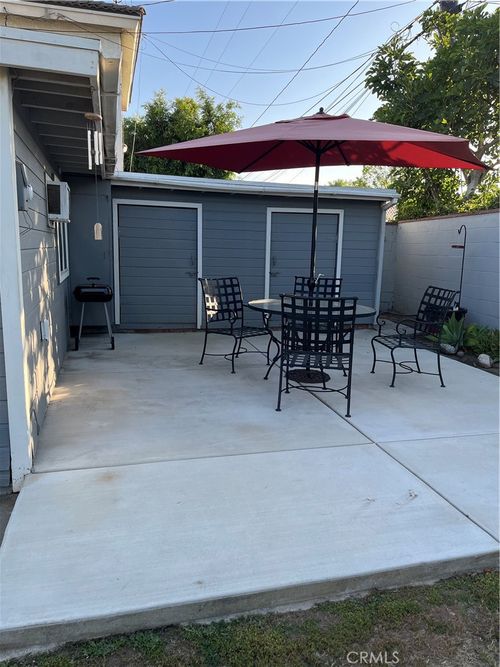 1/2 Tristan, Downey, CA, 90241 | Card Image