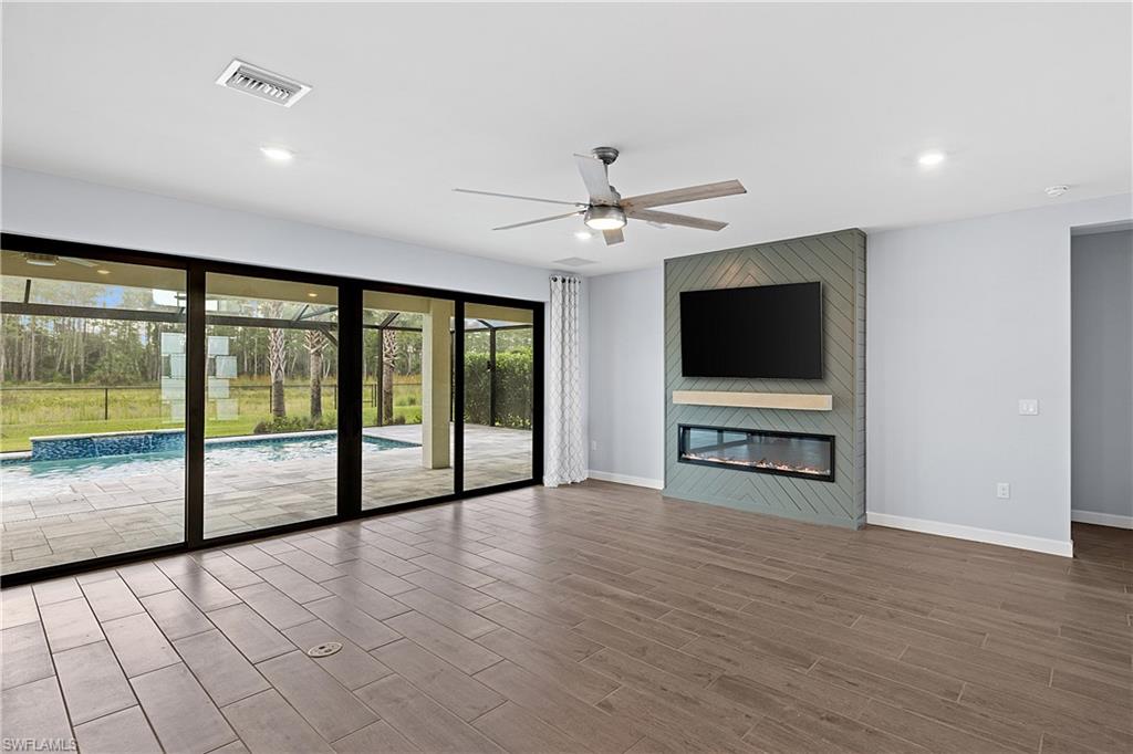 Residential in ESTERO 4