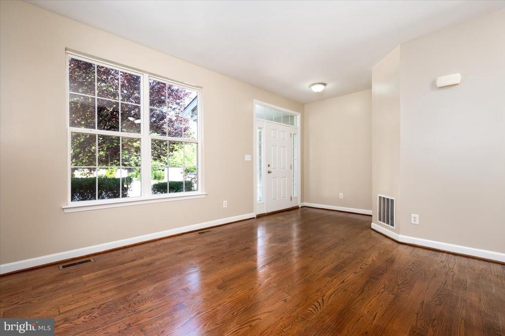 Residential in GLEN BURNIE 5