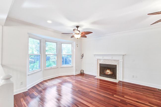 Living Room | Image 18
