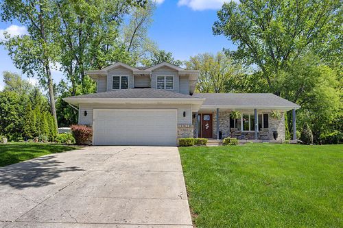 8641 Fairway Dr, Saint John, IN, 46373 | Card Image