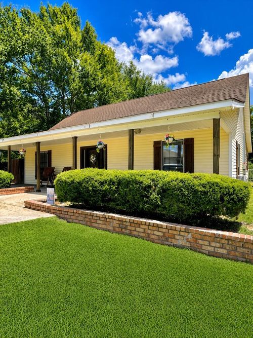 301 Ridgeview Dr, Carriere, MS, 39426-7631 | Card Image