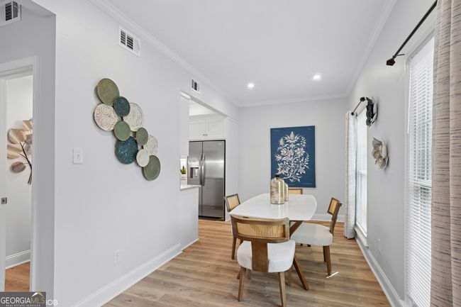 5273 Glenridge Dr, Townhouse with 3 bedrooms, 4 bathrooms and 2 parking in Sandy Springs GA | Image 7
