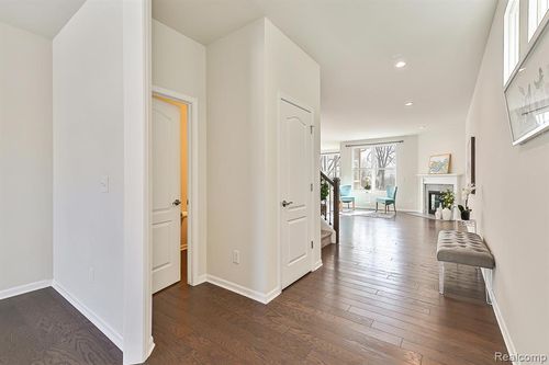 2839 Dillon Dr, Ann Arbor, MI, 48105-3708 | Card Image