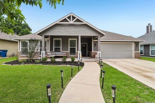 538 Melissa Ln, New Braunfels, TX, 78130-3939 | Card Image