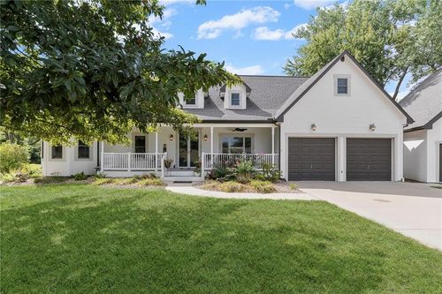 15869 150th St, Bonner Springs, KS, 66012-7212 | Card Image