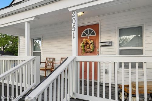 2051 Dwight Ave, Flint, MI, 48503-4048 | Card Image