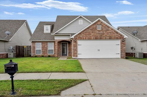 40 Fairlane Pl, Sapulpa, OK, 74066-7805 | Card Image