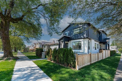 2995 17th Ave E, Vancouver, BC, V5M2N4 | Card Image