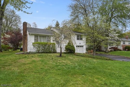 34 Berkshire Dr, Berkeley Heights, NJ, 07922-2605 | Card Image