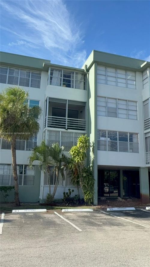 211-2741 Taft St, Hollywood, FL, 33020-2916 | Card Image