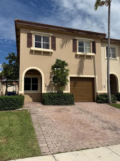 8899-8899 Sw 220th Ln, Cutler Bay, FL, 33190-1288 | Card Image