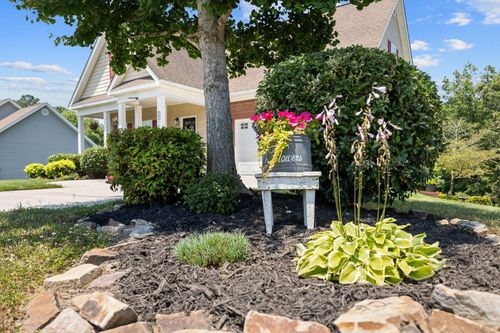 10496 Sovereign Pointe Dr, Soddy Daisy, TN, 37379-3881 | Card Image