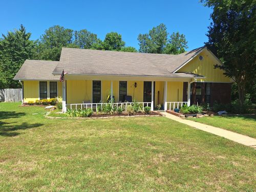 2100 Bob White Dr, Tupelo, MS, 38801-6181 | Card Image
