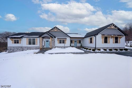 27 Sterling Dr, Sussex, NJ, 07461-1104 | Card Image