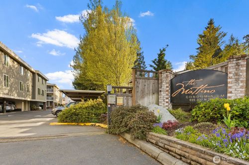 b-203-937 N 200th St, Shoreline, WA, 98133-3142 | Card Image
