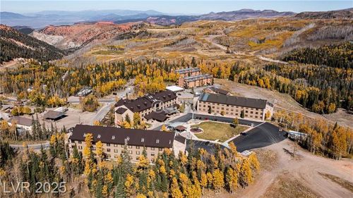 e121-223 Hunter Ridge Dr, Brian Head, UT, 84719-7706 | Card Image