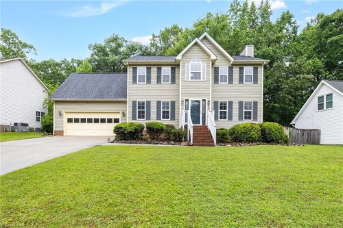 911 New Hampshire Dr, Jamestown, NC, 27282-9039 | Card Image