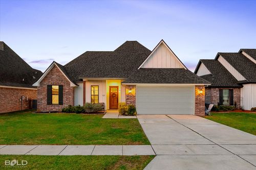 331 Newport Ln, Benton, LA, 71006-1100 | Card Image