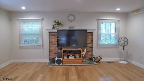 1 Landry Rd, Somerset, NJ, 08873-2203 | Card Image