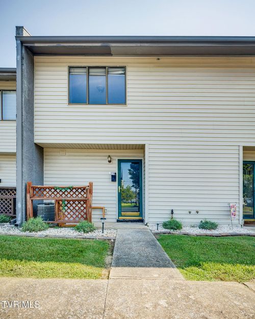 815-815 7th St, Bristol, TN, 37620-3644 | Card Image