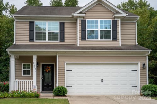 16102 Long Talon Way, Charlotte, NC, 28278-8724 | Card Image