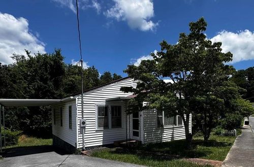 1333 Farmer St, Richlands, VA, 24641-2808 | Card Image